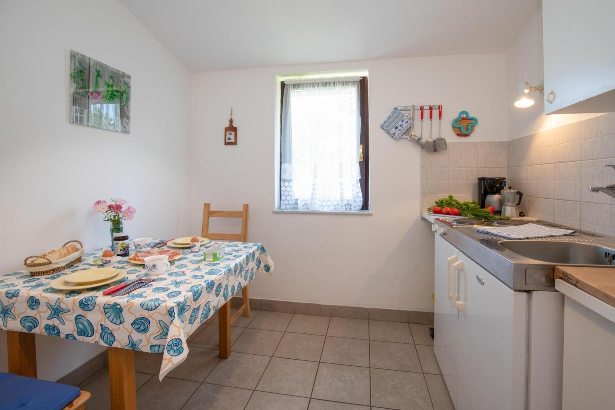 Apartments Brankica Island - Happy Rentals Vantacici Extérieur photo