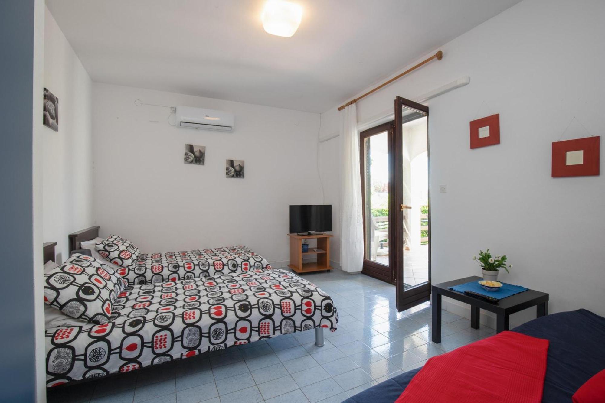 Apartments Brankica Island - Happy Rentals Vantacici Extérieur photo