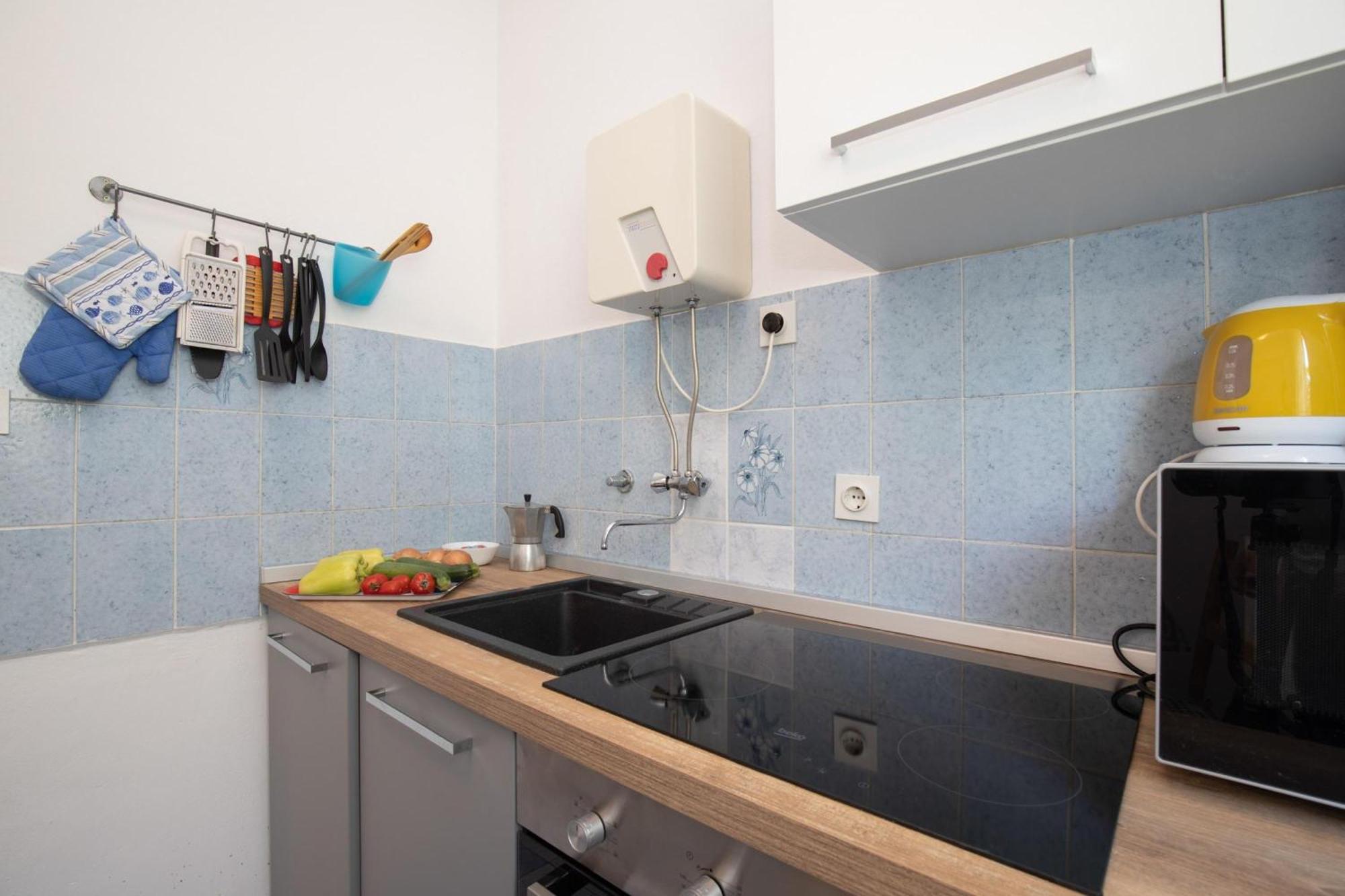 Apartments Brankica Island - Happy Rentals Vantacici Extérieur photo